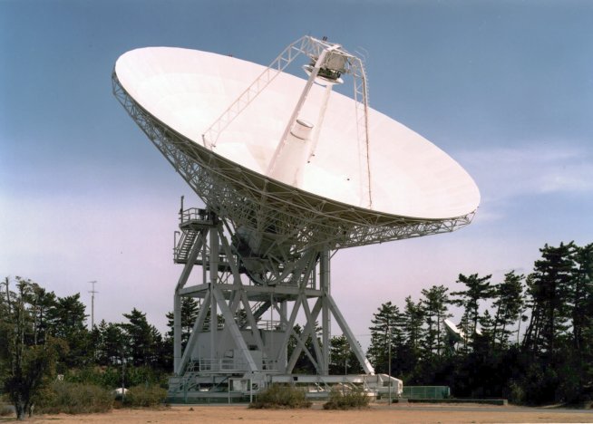 http://www.rogerwendell.com/images/antennas/kashima_34_meter_space_antenna.jpg