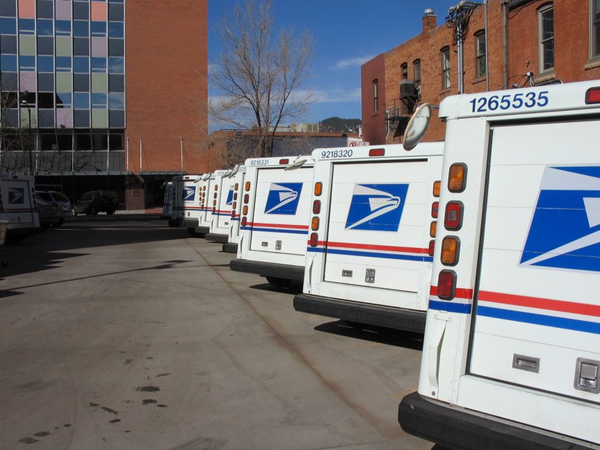 http://www.rogerwendell.com/images/boulder/boulder_post_office_delivery_vehicles.jpg