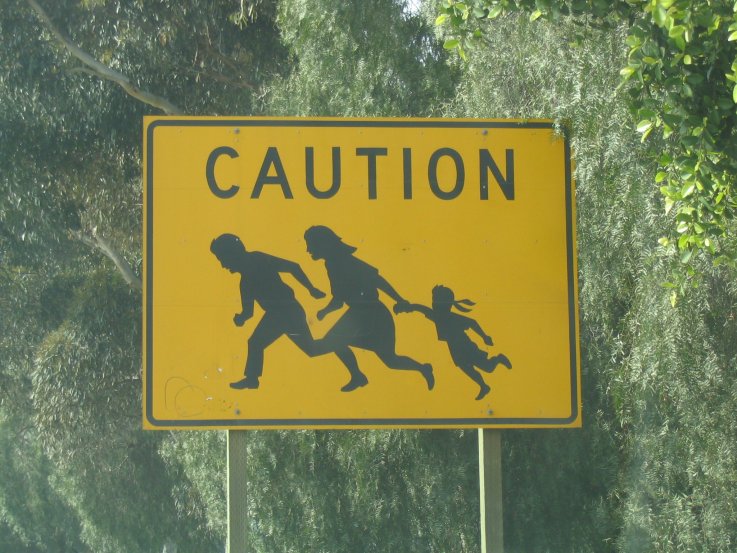 immigrant_crossing_san_diego_03-18-2004.jpg