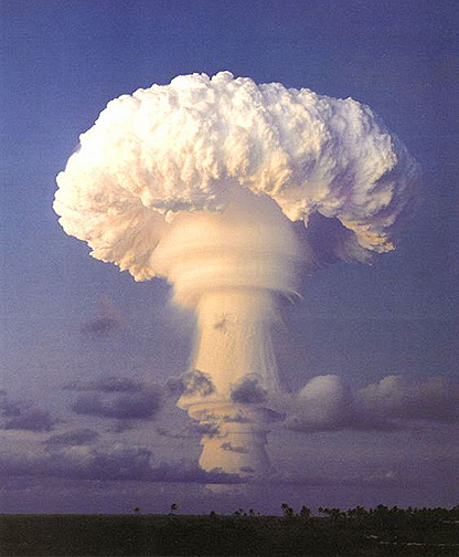 atomic_blast_south_christmas_island_06-09-1962.jpg